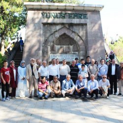Türkiye Yazarlar Birliği ve Eskişehir Düşünce Okulu Yunus Emre Türbesini Ziyaret Etti